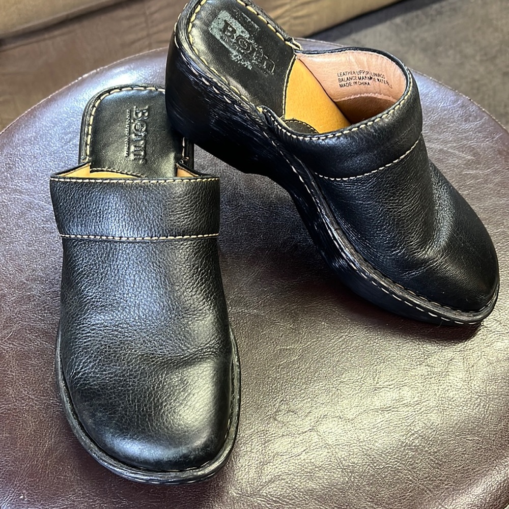 BORN black leather clogs 5